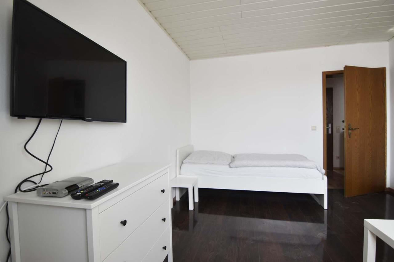 Cozy Worker Apartments Niederkassel Bagian luar foto