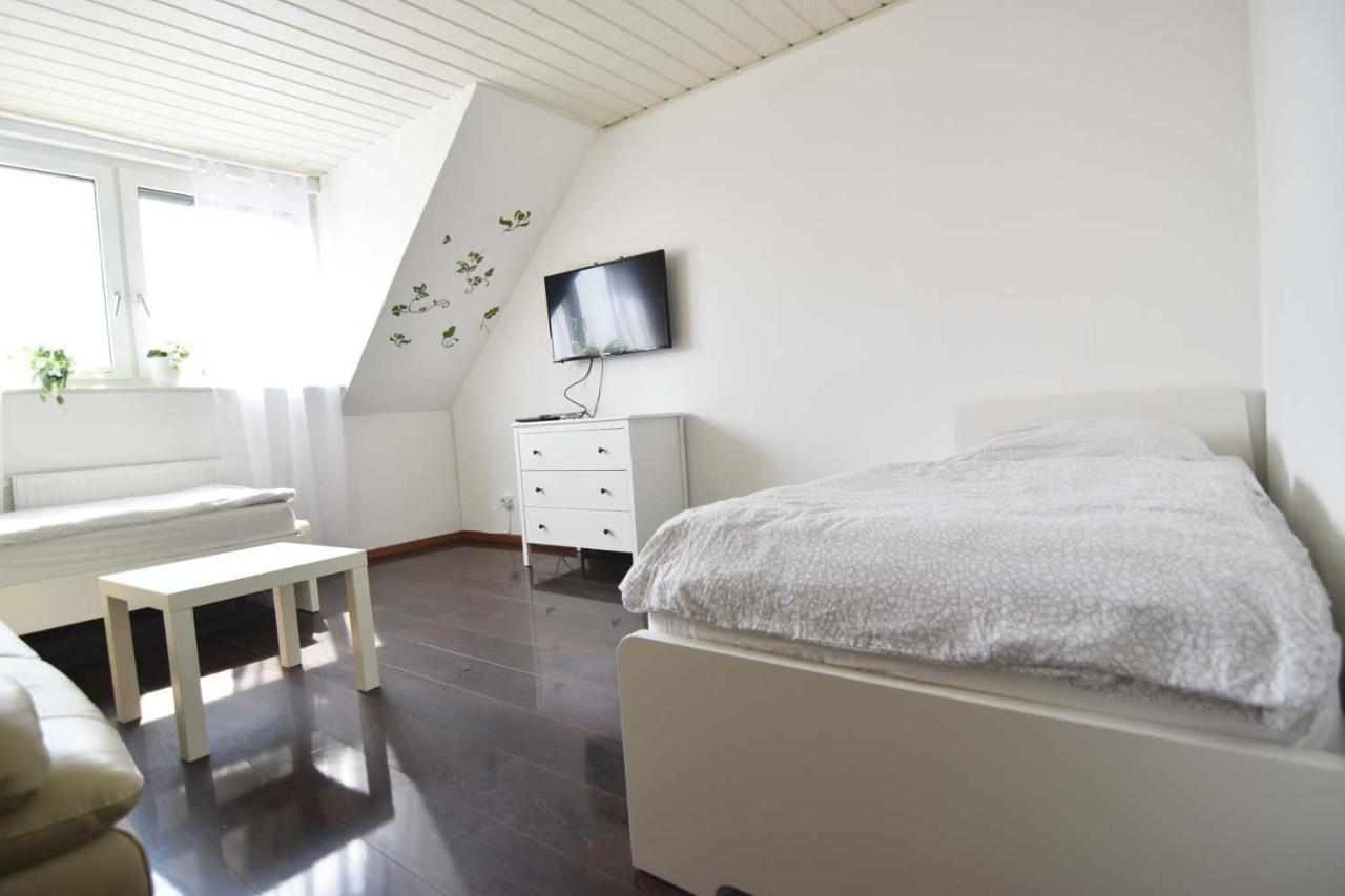 Cozy Worker Apartments Niederkassel Bagian luar foto
