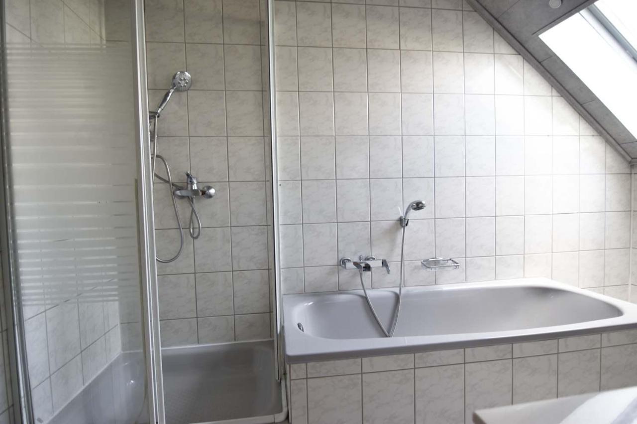 Cozy Worker Apartments Niederkassel Bagian luar foto